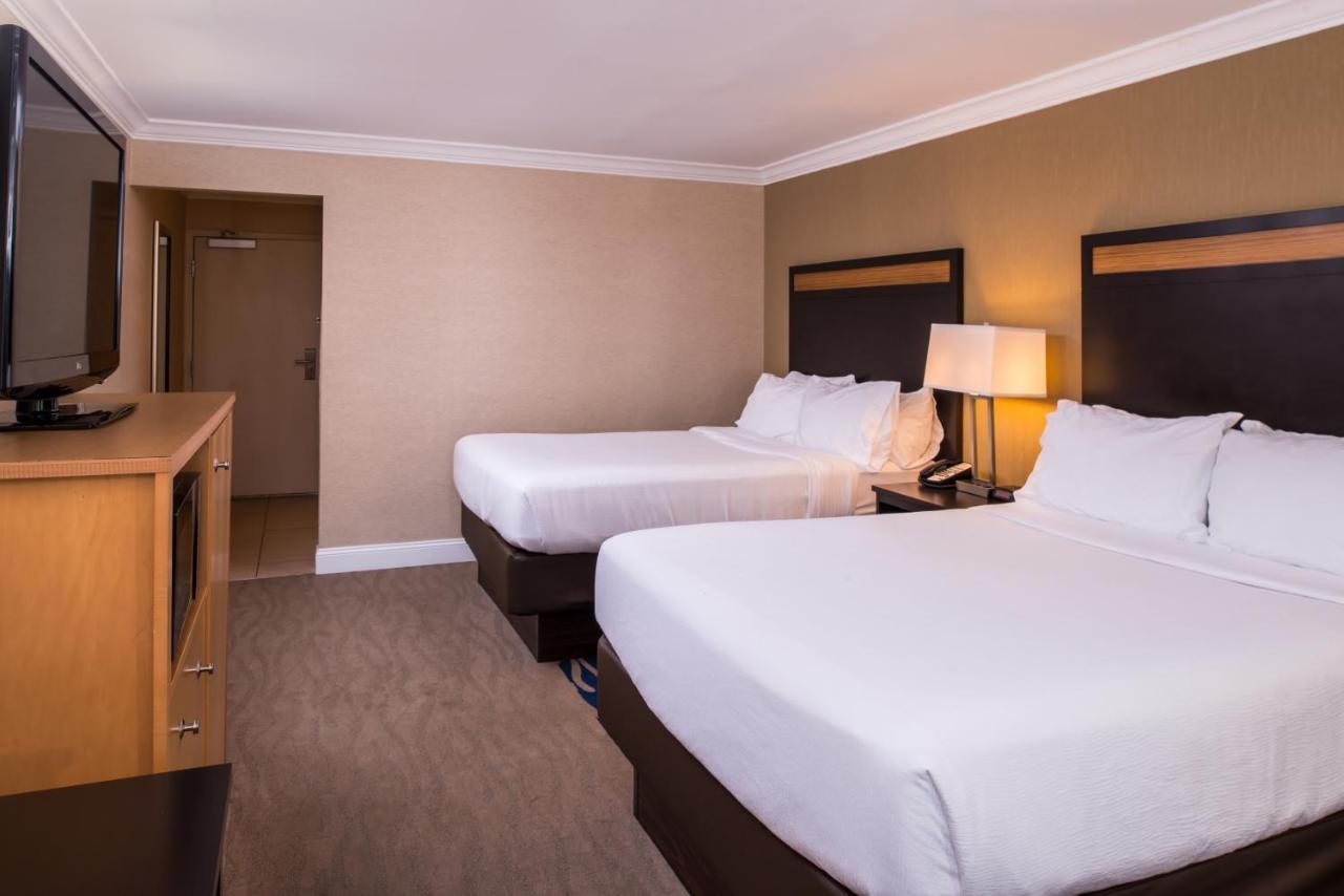 Holiday Inn Concord Downtown, An Ihg Hotel Екстериор снимка
