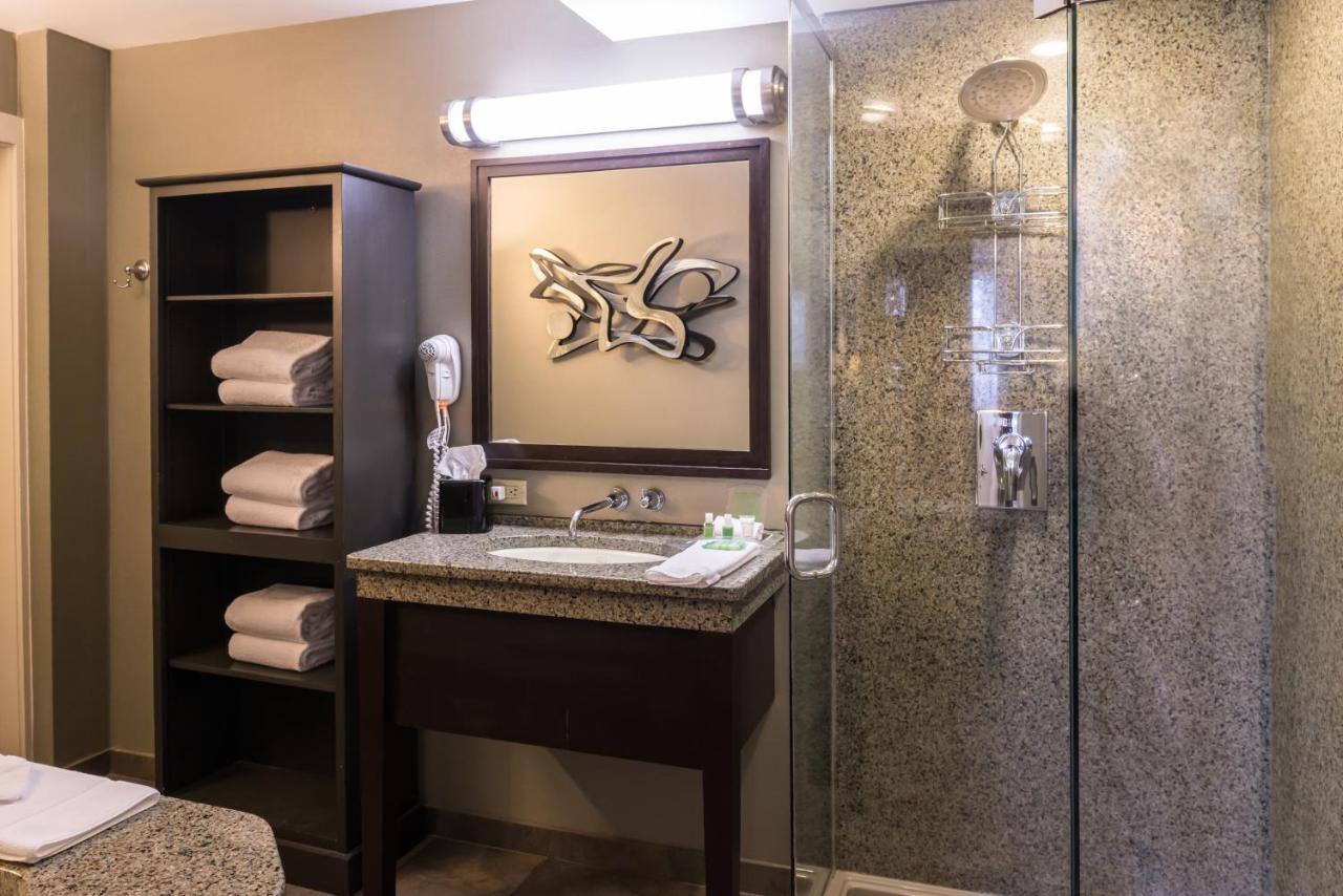 Holiday Inn Concord Downtown, An Ihg Hotel Екстериор снимка