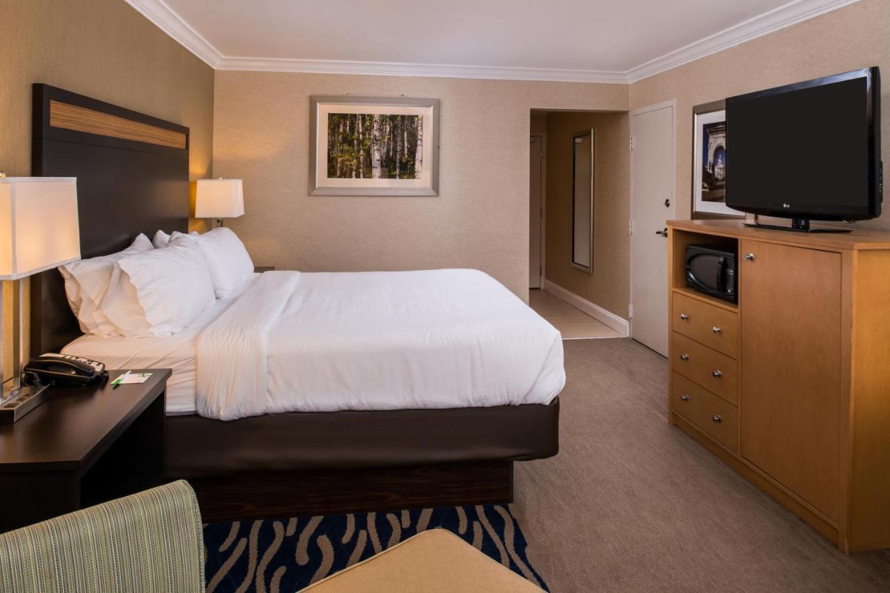 Holiday Inn Concord Downtown, An Ihg Hotel Екстериор снимка